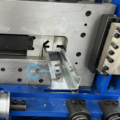 PLC Control C Z U Purlin Roll Forming Machine Гидравлическое пробивание и резка